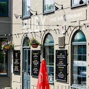 Oyo Ruby Pub & Hotel